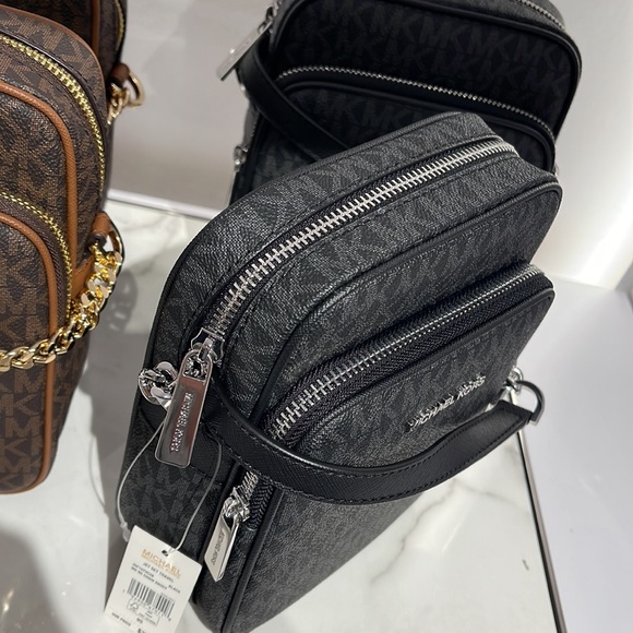 Michael Kors Jet Set Flight Crossbody Black NS - Picture 5 of 16